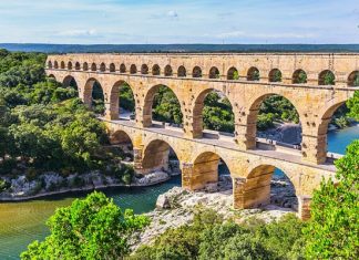 Khám phá vẻ đẹp kì vĩ của cầu Pont du Gard khi đi du lịch Pháp Khám phá vẻ đẹp kì vĩ của cầu Pont du Gard khi đi du lịch Pháp